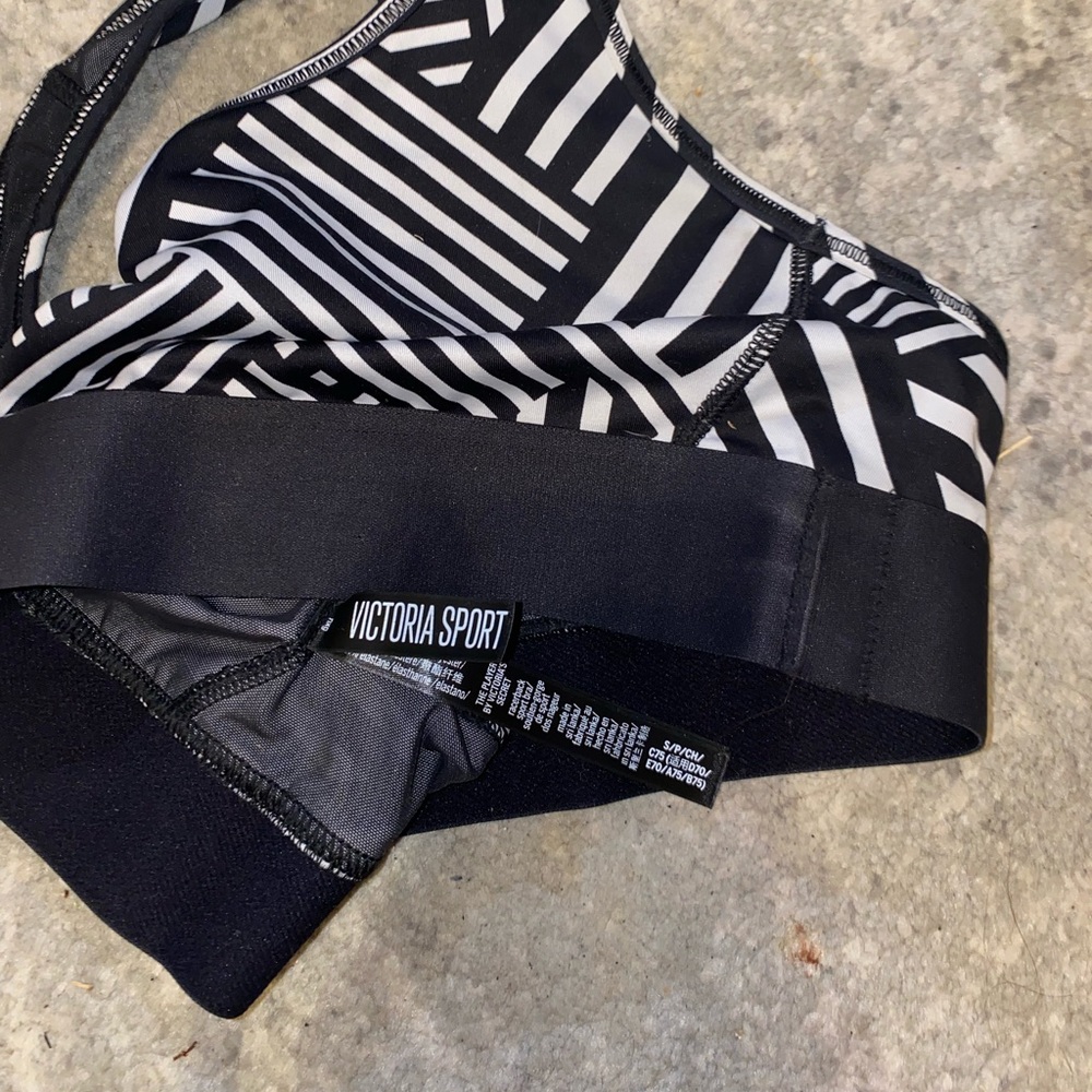 Victoria Secret sports bra - Picture 3 of 3
